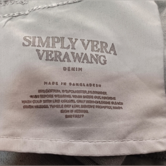 A Simply Vera Vera Wang Straight Leg Capri Jeans - Picture 8 of 8